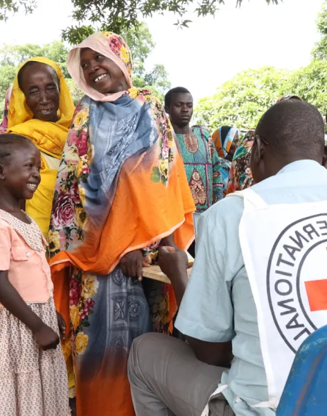 ICRC South Sudan Thousands of refugees and returnees who fled the conflict in Sudan into SouthSudan are facing challenges in accessing needs like food and other items. In Raja, Western Bahr el Ghazal, we have provided cash assistance to enable 12,000 people access these basic needs.