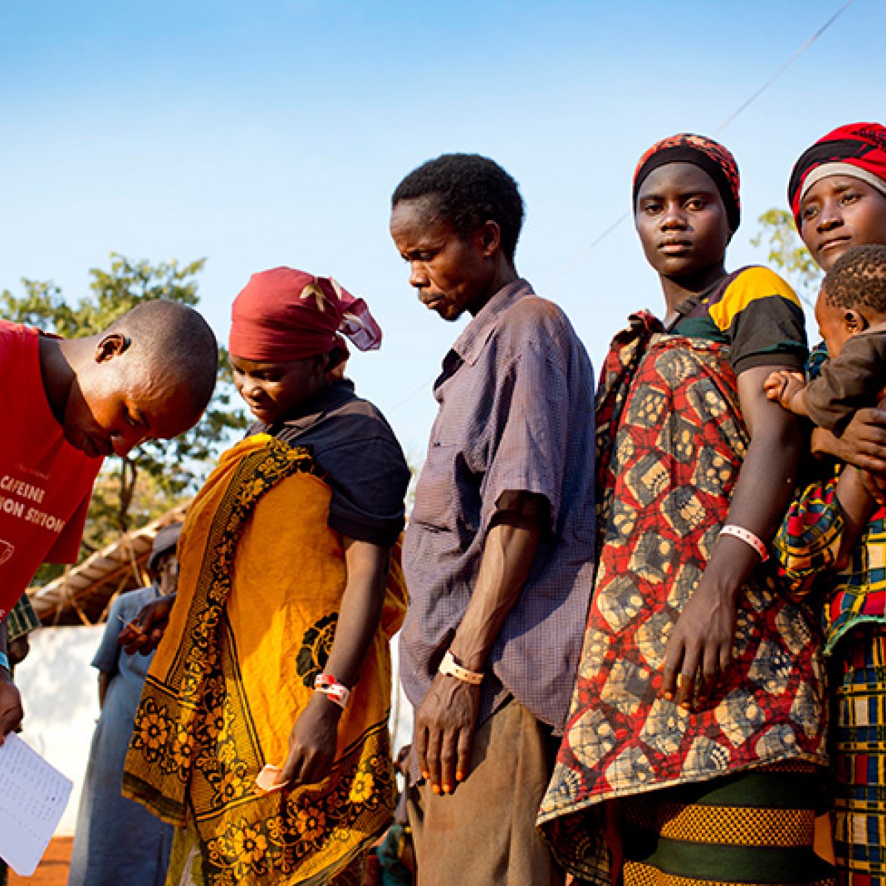 تنزانيا: جمع شمل الأسر وسط فيض من اللاجئين | اللجنة الدولية للصليب الأحمر