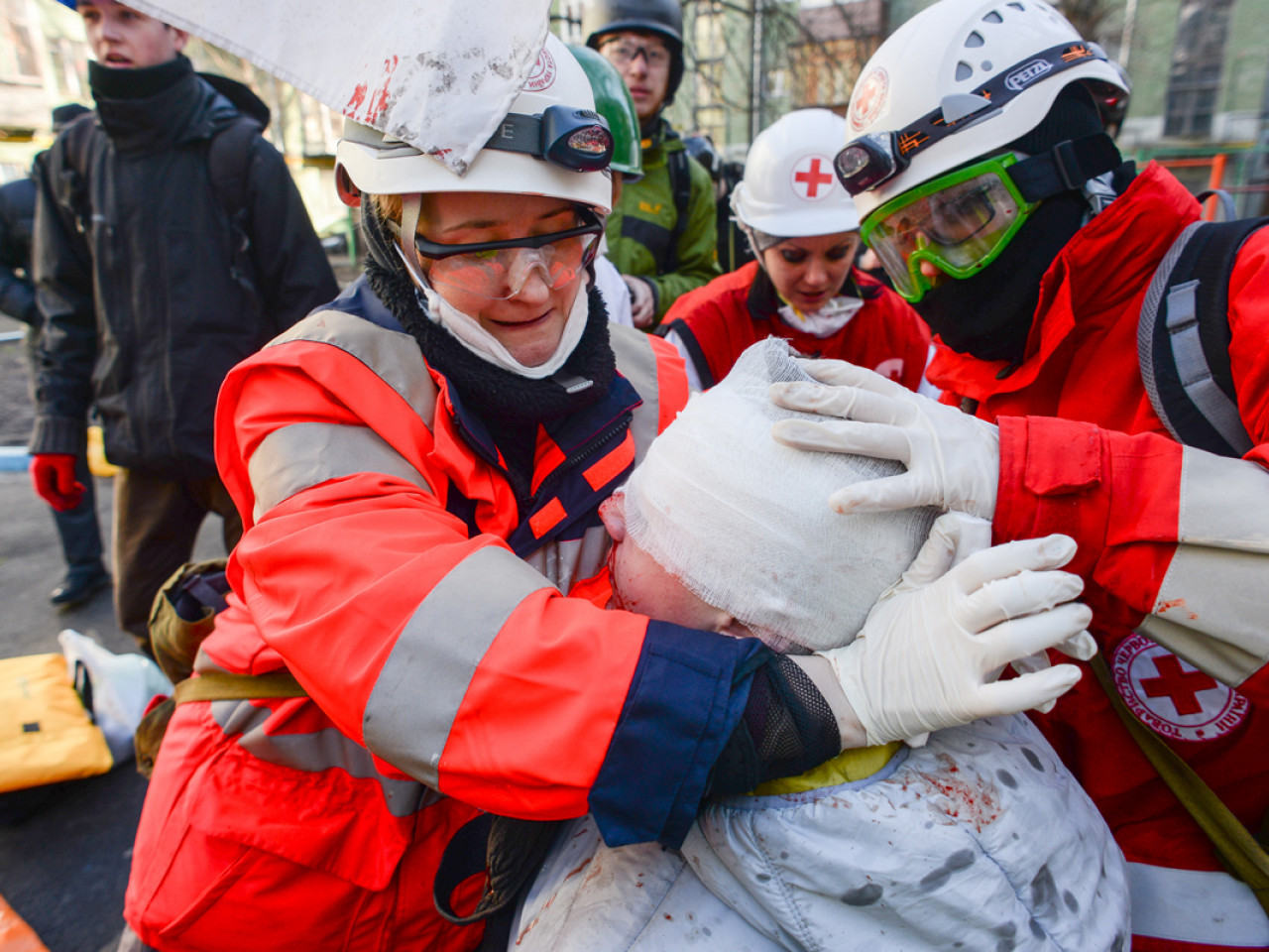 Ukraine: Ukrainian Red Cross first-aiders in action | International  Committee of the Red Cross