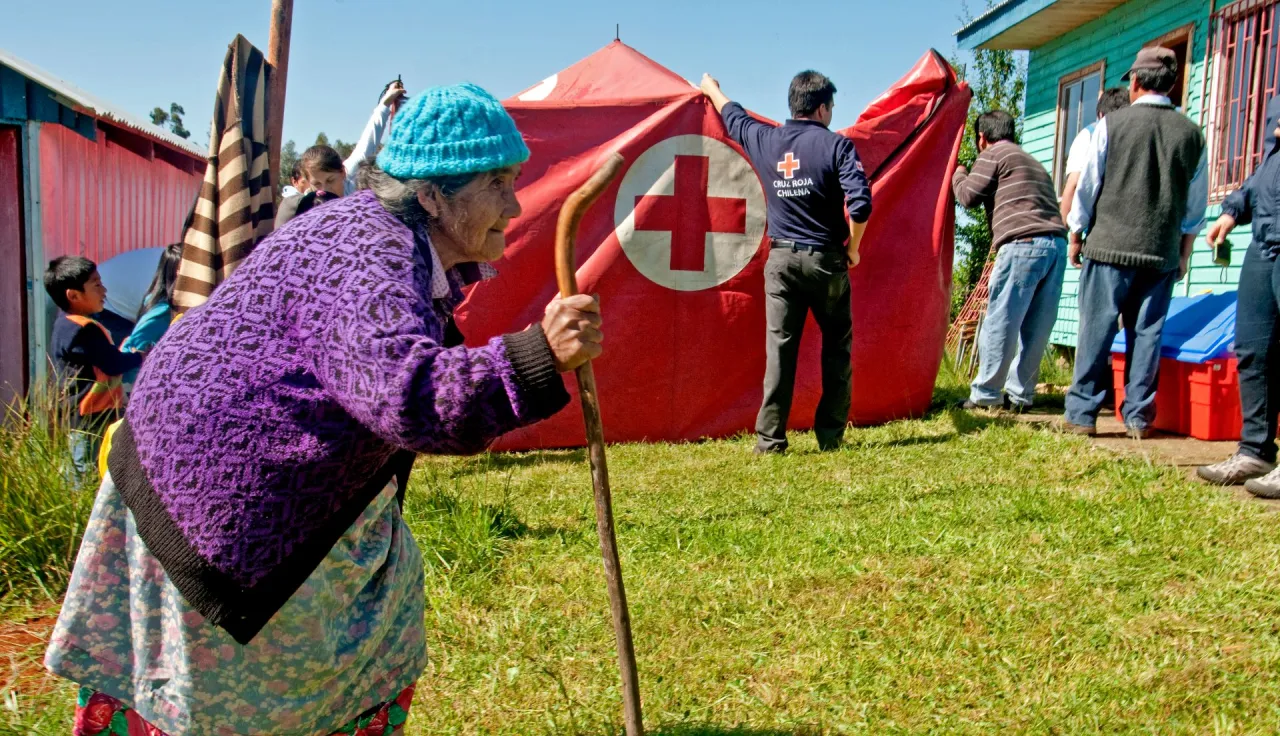 The Chilean Red Cross with the support of the ICRC runs a health care day for the isolated Mapuche community living on the island.