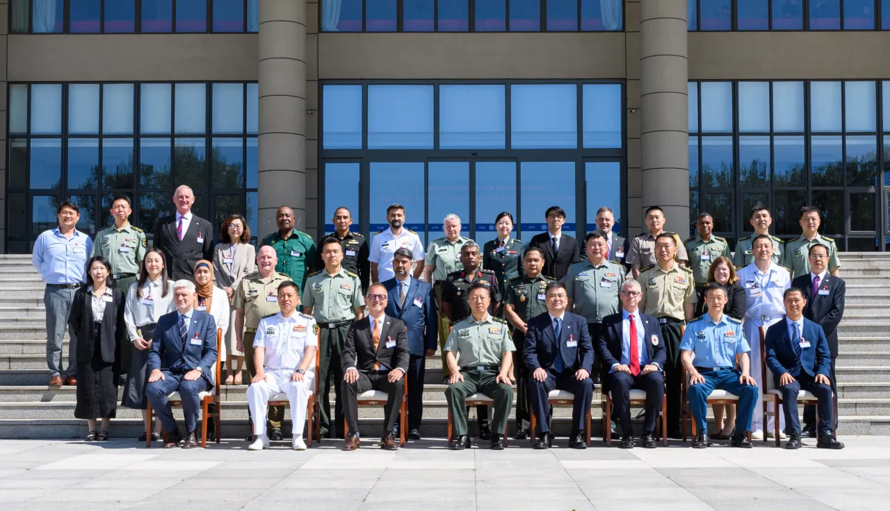 Over twenty armed forces legal advisors, uniformed military operational commanders and staff officers, research fellows and humanitarian representatives from 16 countries attended the Asia-Pacific Operational Legal Advisors Seminar in Beijing. 