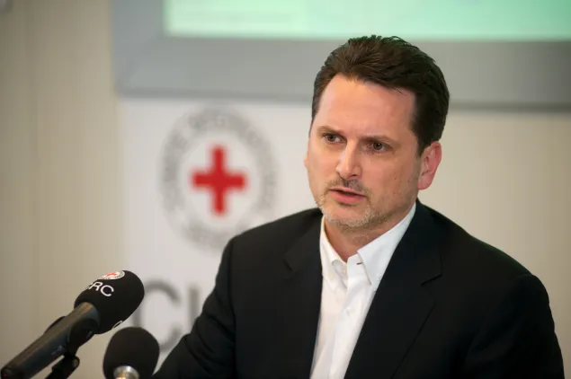 Geneva, ICRC Headquarters.Press conference about the Côte d'Ivoire situation. Portrait of ICRC Director of Operations, Pierre Kraehenbuehl.