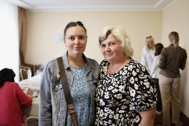 Larysa and her daughter.
