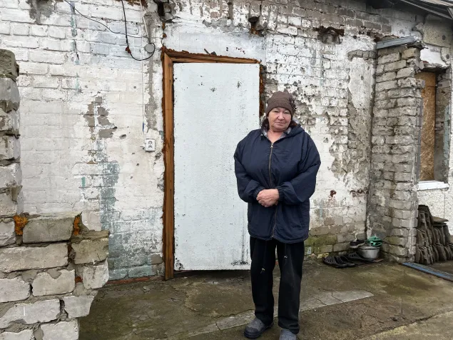 Natalia’s home in the village of Signalne near Olenivka was destroyed in the fighting, forcing her to seek shelter in a neighbouring house that was still standing. 