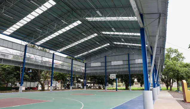 The new roof of the basketball court at the Battambang regional physical rehabilitation centre. Stephen Rae/ICRC