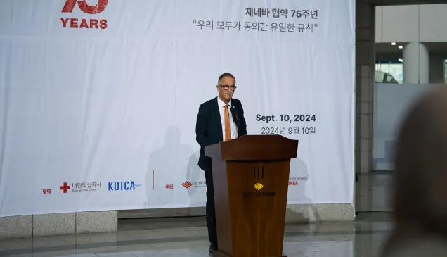 Balthasar Staehelin - the personal envoy of the ICRC president to China and head of the Regional Delegation for East Asia – speaks at the War Memorial of Korea on 10 September, 2024 in Seoul. He was attending an event to celebrate the 75th anniversary of Geneva Conventions and inaugurate the “Digital Dilemmas-Civilians at Heart” exhibition on Geneva Conventions and Digital Dilemmas. Photo by Ha Yong Sik and ICRC