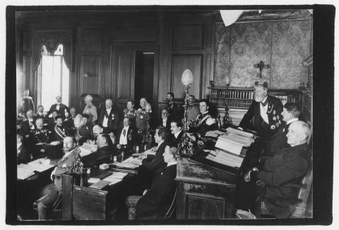 Geneva. Review Conference of the Geneva Conventions. 1906.