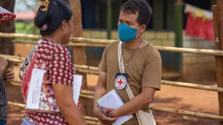 ICRC working with the Myanmar Red Cross Society to support people displaced by violence in Pin Laung and Hsi Hseng, to provide emergency aid. Photographer: Thang Khan Sian Khai