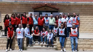 The International Committee of the Red Cross (ICRC) and the Lebanese Red Cross (LRC) Teams with representatives from municipalities.