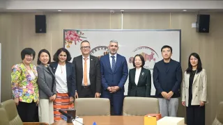 ICRC Regional Director for Africa met with met with Tian Feng, Vice President of the China-Africa Institute at the Chinese Academy of Social Sciences.