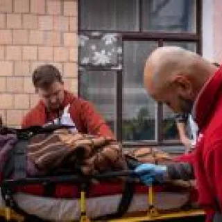 Medical evacuation in Ukraine (2022). Copyright ICRC 