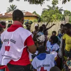 Province of Mai-Ndombe, Yumbi. The ICRC and the Red Cross of the Democratic Republic of the Congo visit busy places (church, market, etc.) to raise awareness among the communities present about the Red Cross mission. Paulin Bashengezi/ICRC ICRC field staff visits a community in the province of Mai-Ndombe, Yumbi to raise awareness about the Red Cross mission.
