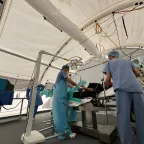 Gaza Field Hospital. Surgeons at work (2024). Hisham Mhanna/ICRC