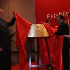 Beijing. Chinese Assistant Minister of Foreign affairs Shen Guofang and ICRC President Jakob Kellenberger unveil the official plaque of ICRC regional delegation.