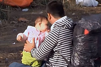 Greece: Keeping migrant families together