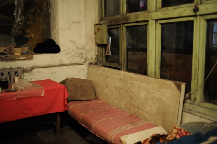 Убежище в школьном подвале, Александровка, Донецкая область, 24.02.2015 г.