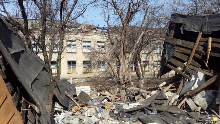 Разрушения в жилых домах. (с) Дарья Фомина/Новотошковка, Луганская область, Украина