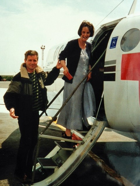 May 1996. ICRC delegates Pierre Reichel and Ruth Widmer on their way to Baku after returning detainees.