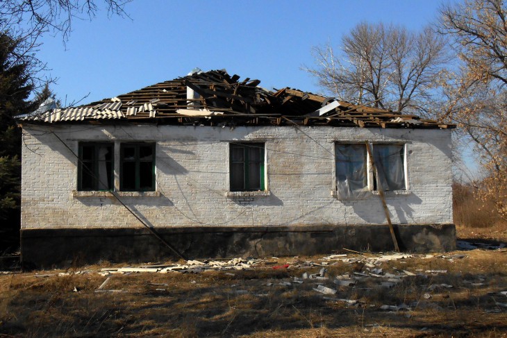 Donetskiy, Ukraine. A house with its roof blown off by shelling.