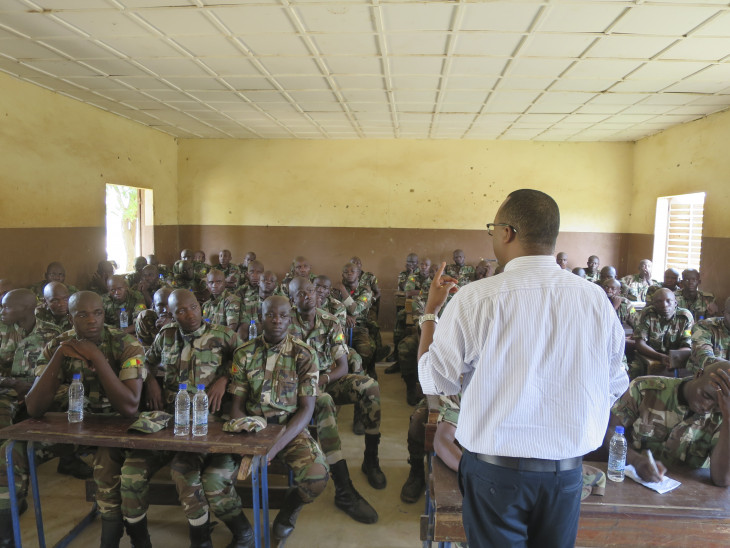 Mopti. Le CICR organise une séance de diffusion sur le droit international humanitaire à l’attention des forces armées maliennes